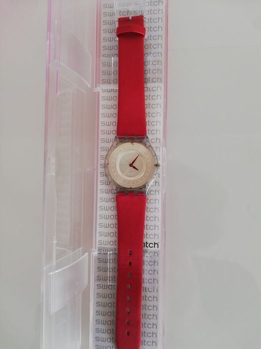 Relógio Swatch skin vermelho