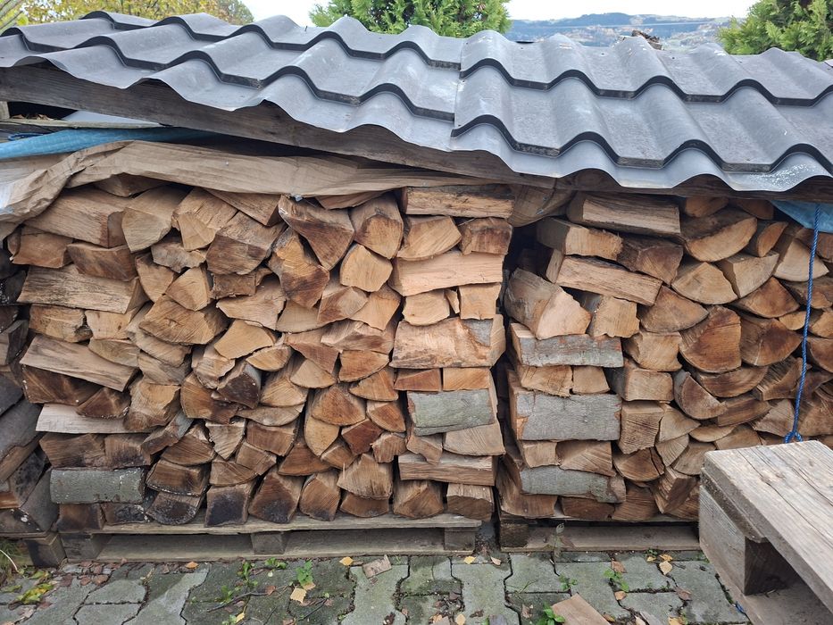 Drewno bukowe sezonowane suche piec kominek