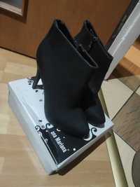 Buty czarne botki na zime jesień wiosne na obcasie rozmiar 39