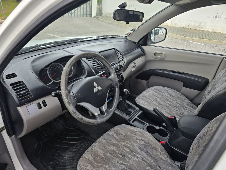 Mitsubishi L200 2.5 DI-D AC Cabine Dupla 5 Lugares 128cv 4x2 Nacional