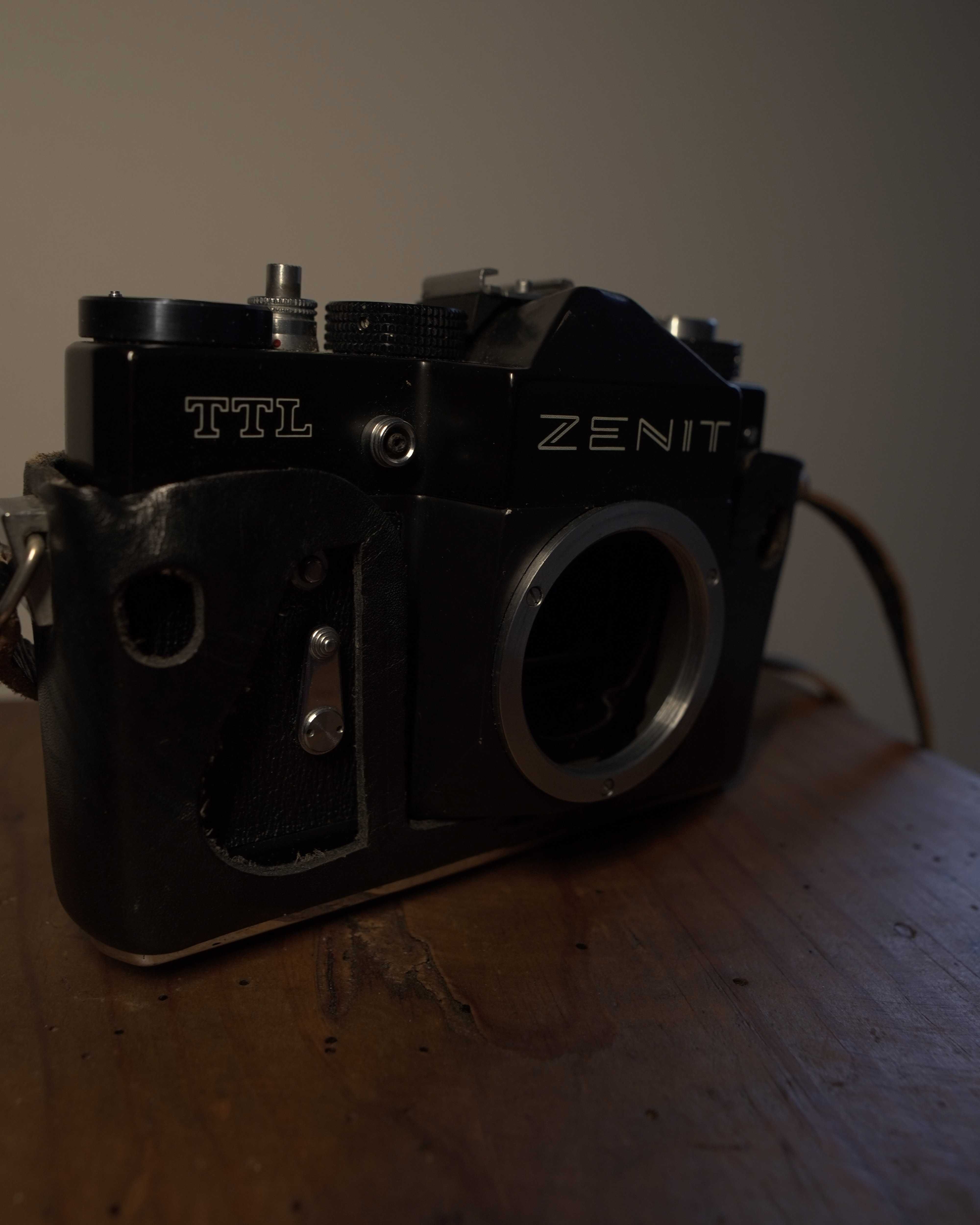 Zenit TTL corpo sem lente