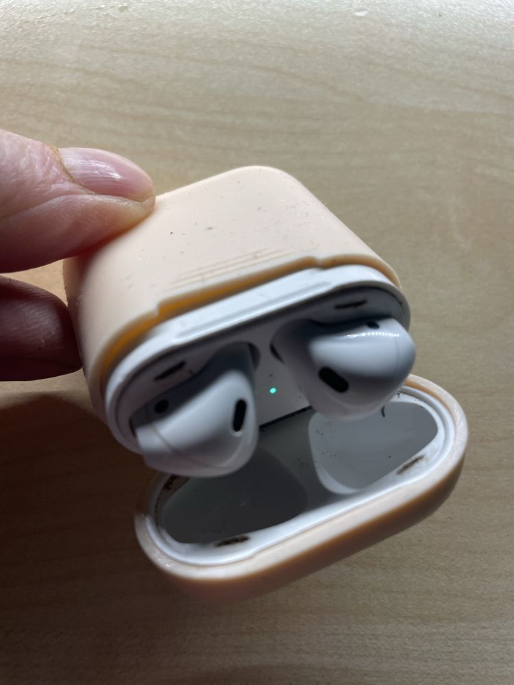 Apple airpods 2 з кейсом