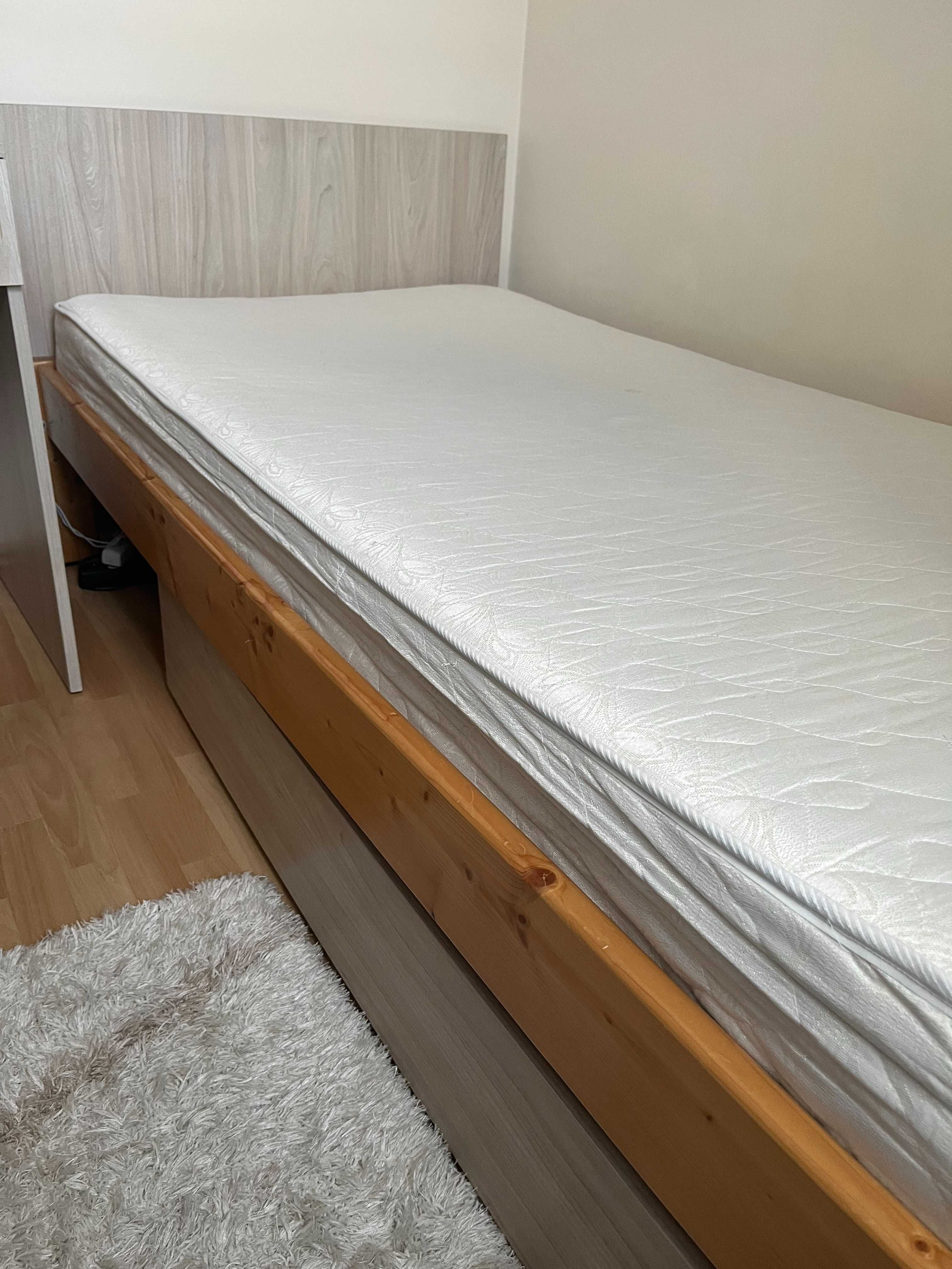 Solidne drewniane łóżko 110x210 z materacem