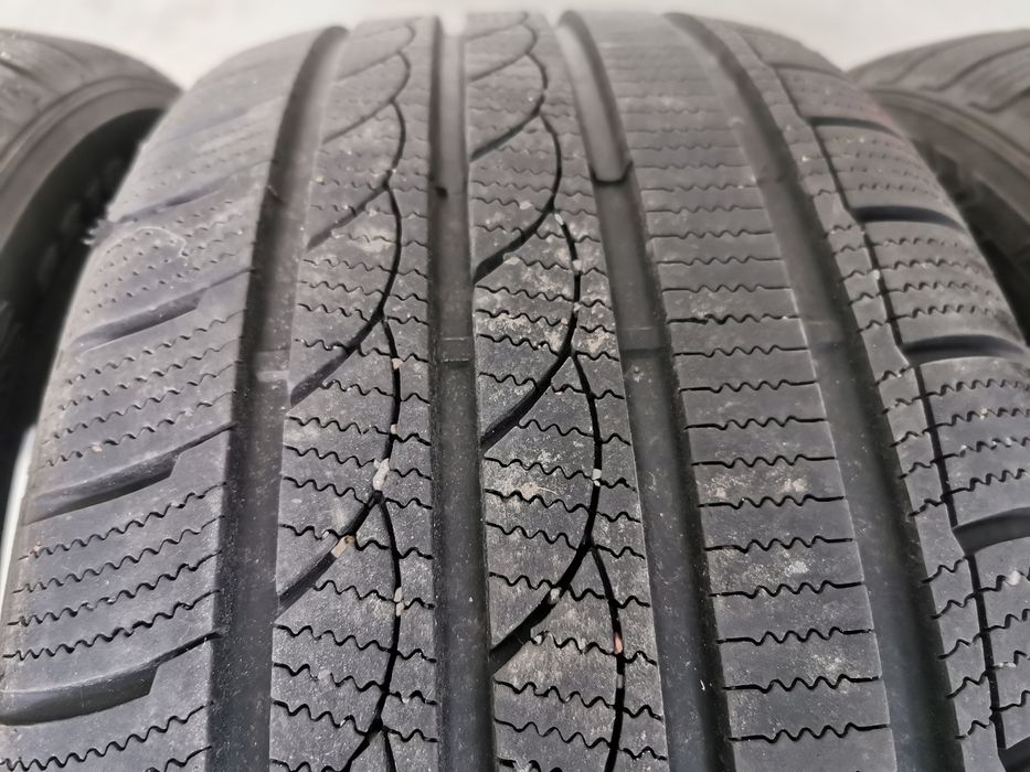 Opony zimowe rotalla ice plus s210 235/45r17 XL 97V