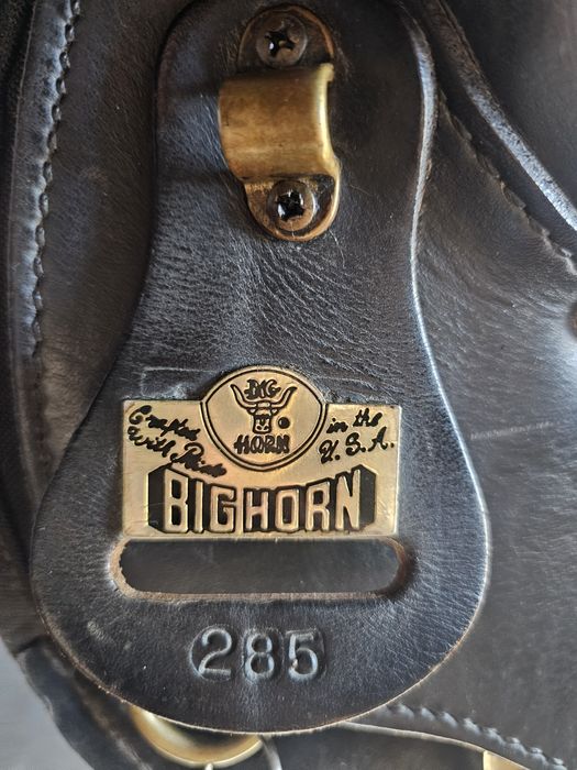 Siodło westernowe czarne firmy Big Horn z pokrowcem