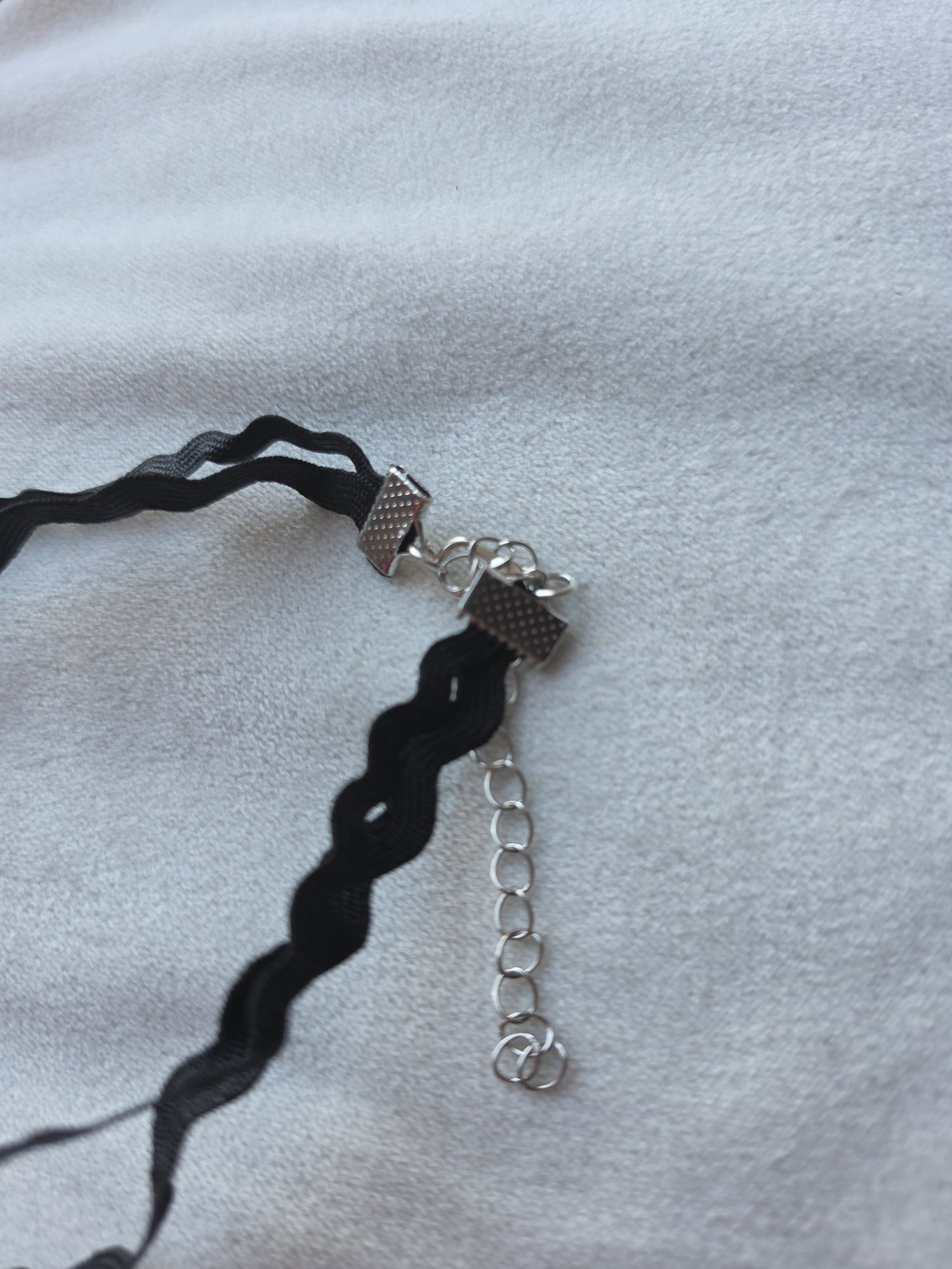 Czarny choker kolia srebrny naszyjnik z koralikiem gothic alternative