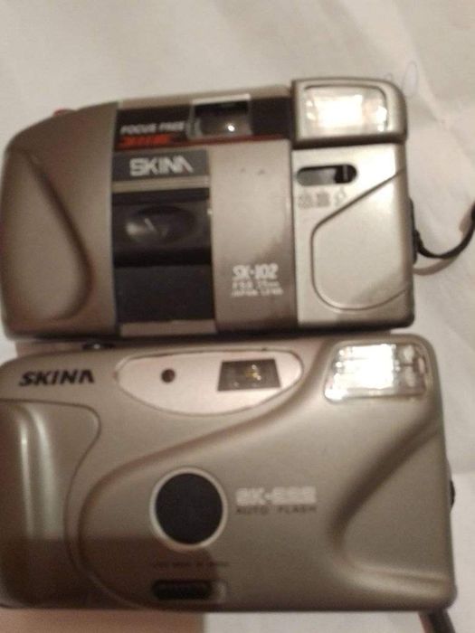 Продаються фотоапарати