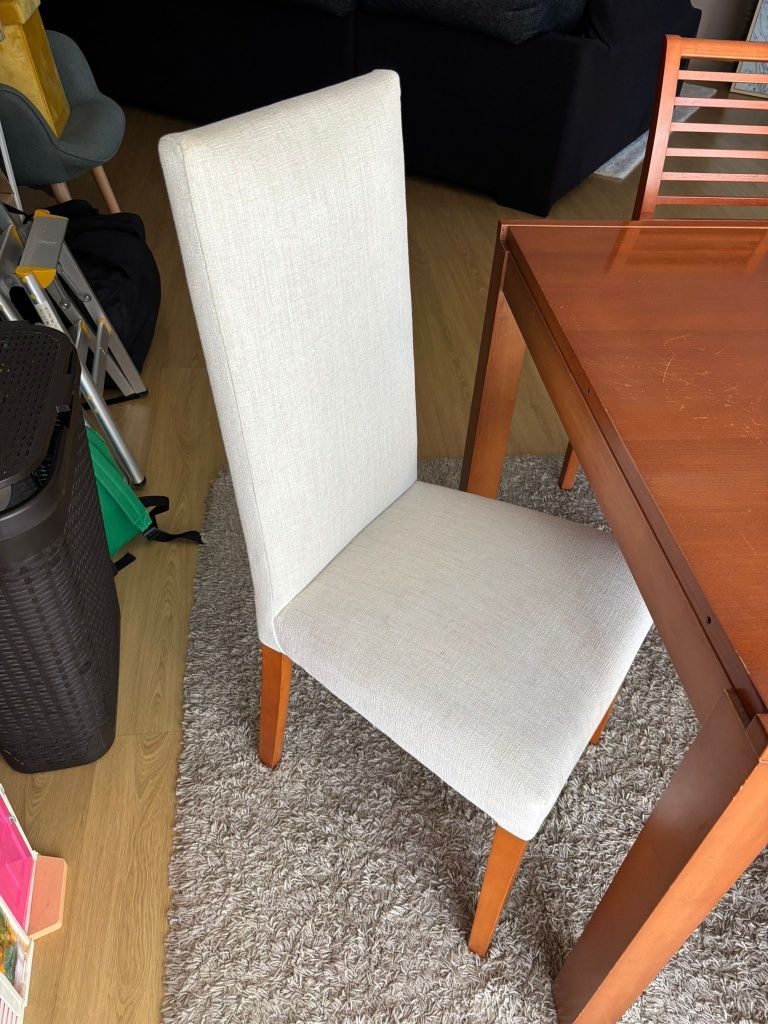 Mesa de jantar extensível em cerejeira
