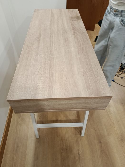 Secretaria como nova