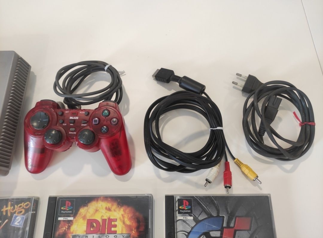 PlayStation 1 + Comando Duo Shock Plus +  jogos + C. de Memória