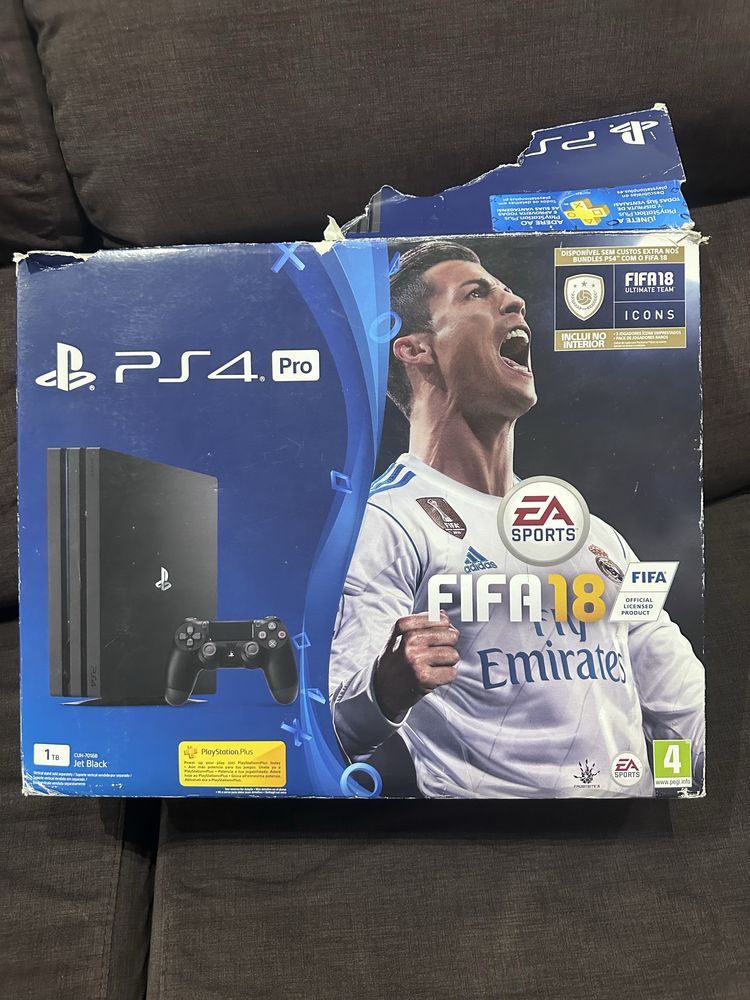 PS4 Pro 1 TB - Venda ou troca