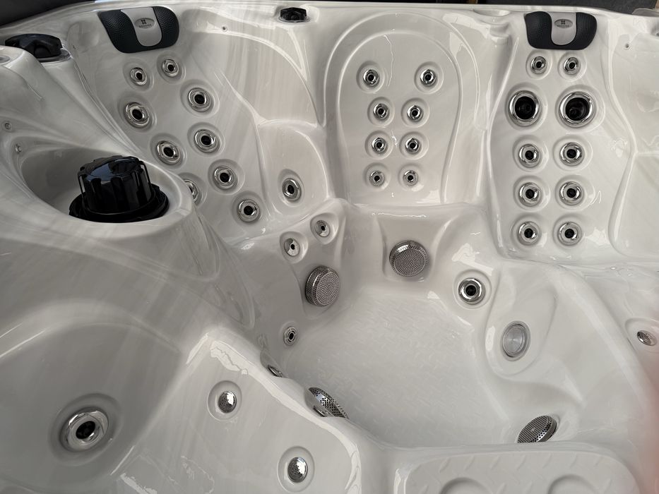 Wanna z hydromasażem Jacuzzi Passion Spas Solace