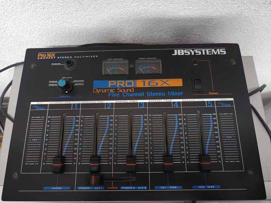 Mesa de mistura JBSystems Pro 16X
