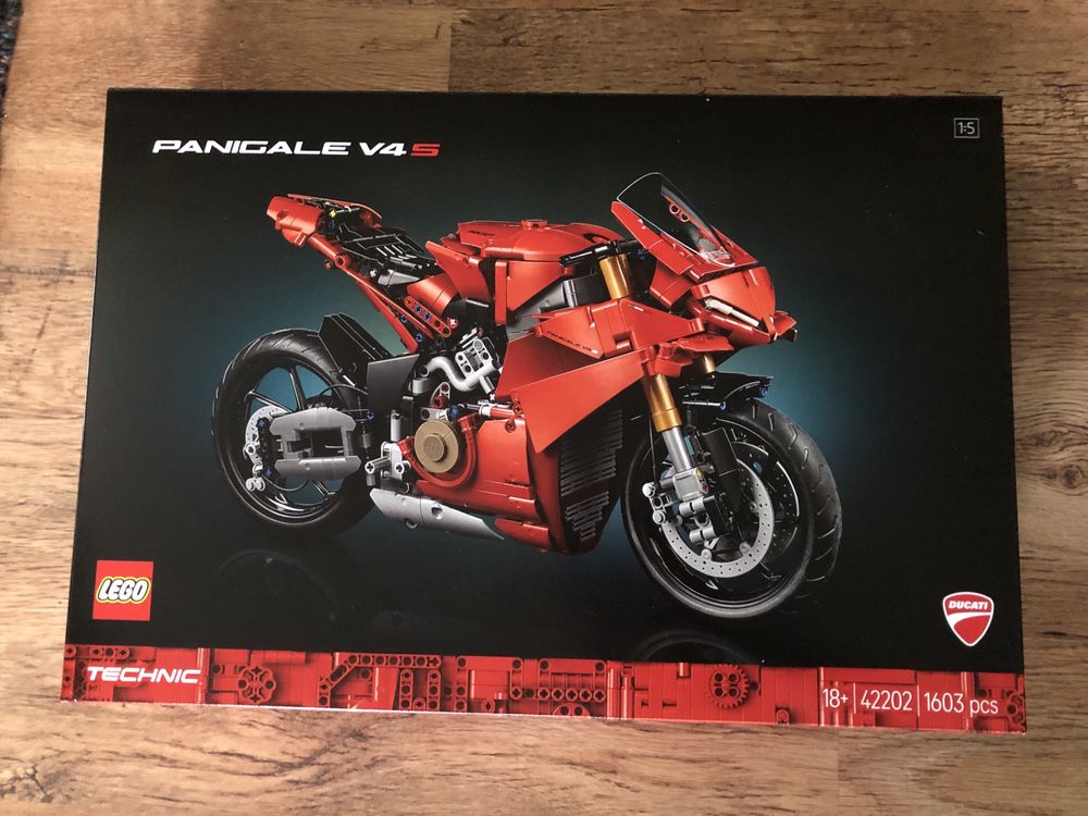 Lego Technic Panigale V4s