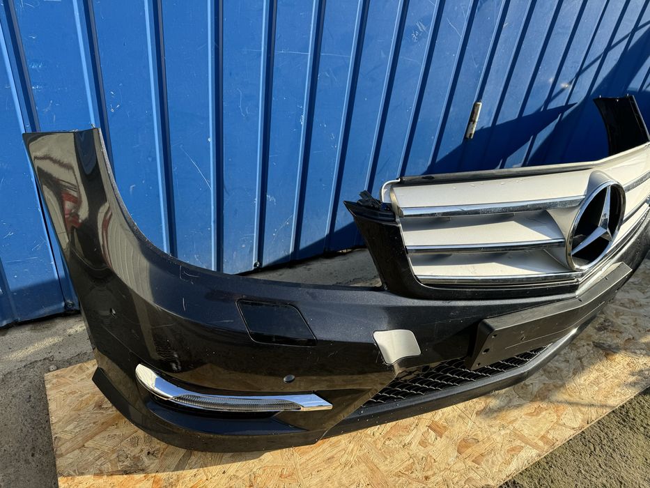 Бампер Mercedes W204 C-klass AMG рестайл під парктроніки і омивачі фар