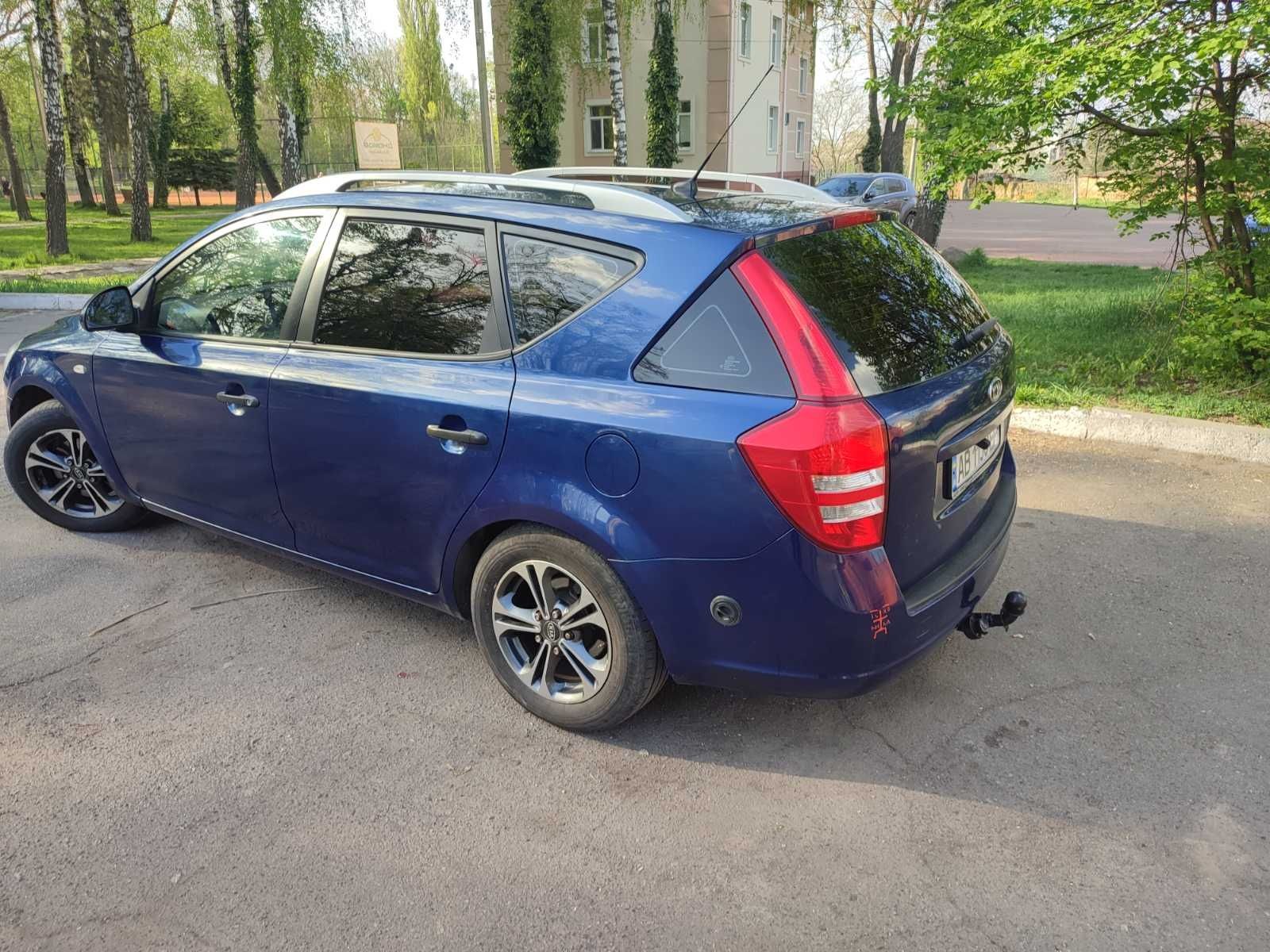Автомобілі Кіа Сід газ/бензин в універсалі у відмінному стані