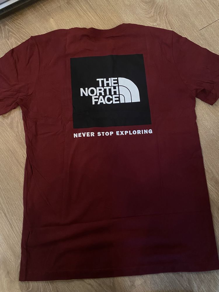 The North Face Box NSE t-shirt in burgundy