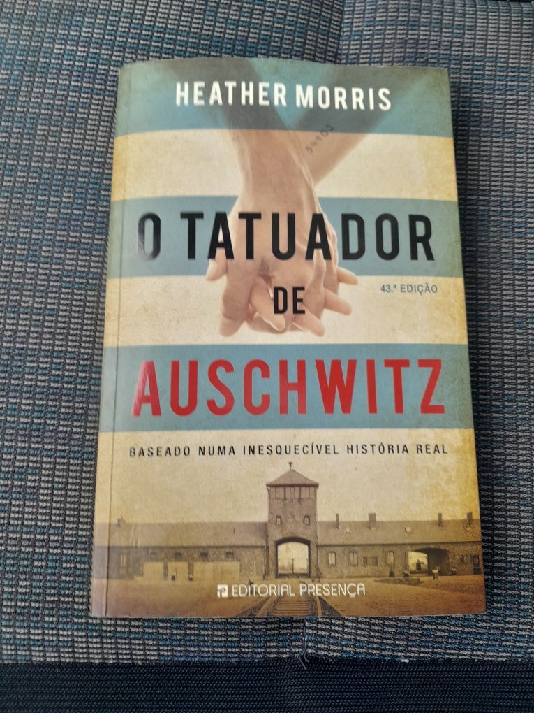 Livro "O Tatuador de Auschwitz"