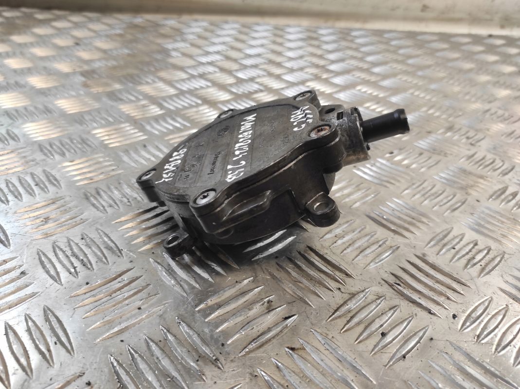 Pompa Podciśnienia Vacum Vakum Audi A6 C6/2.4 B V6/06ec Luk