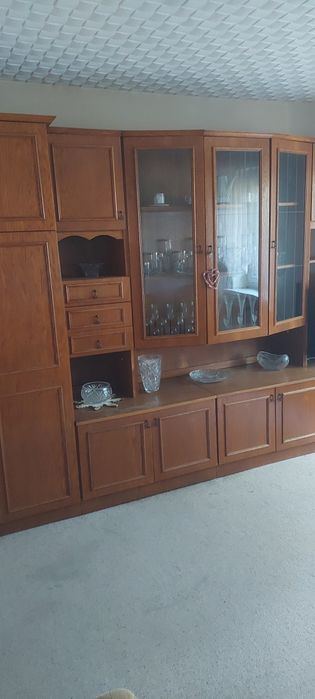 Sprzedam meblościankę debową.