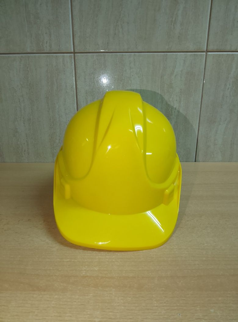 Nowy kask ochronny Consorte