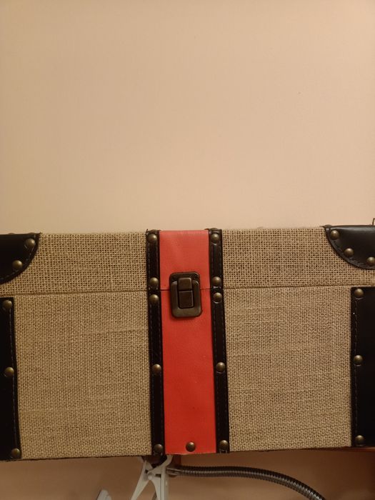 Duży kuferek na różności