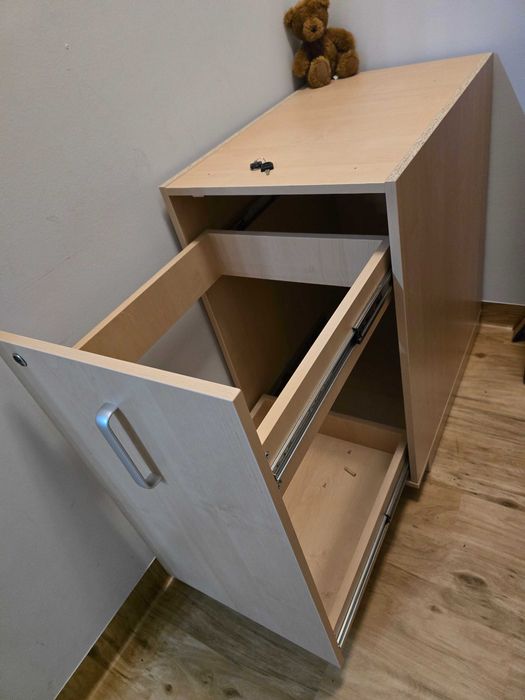 Szafka na klucz z wysuwaną wielką szufladą, kasetka, sejf nowa x2