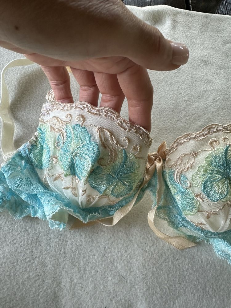 Biustonosz Summer Time r. 75A (684)