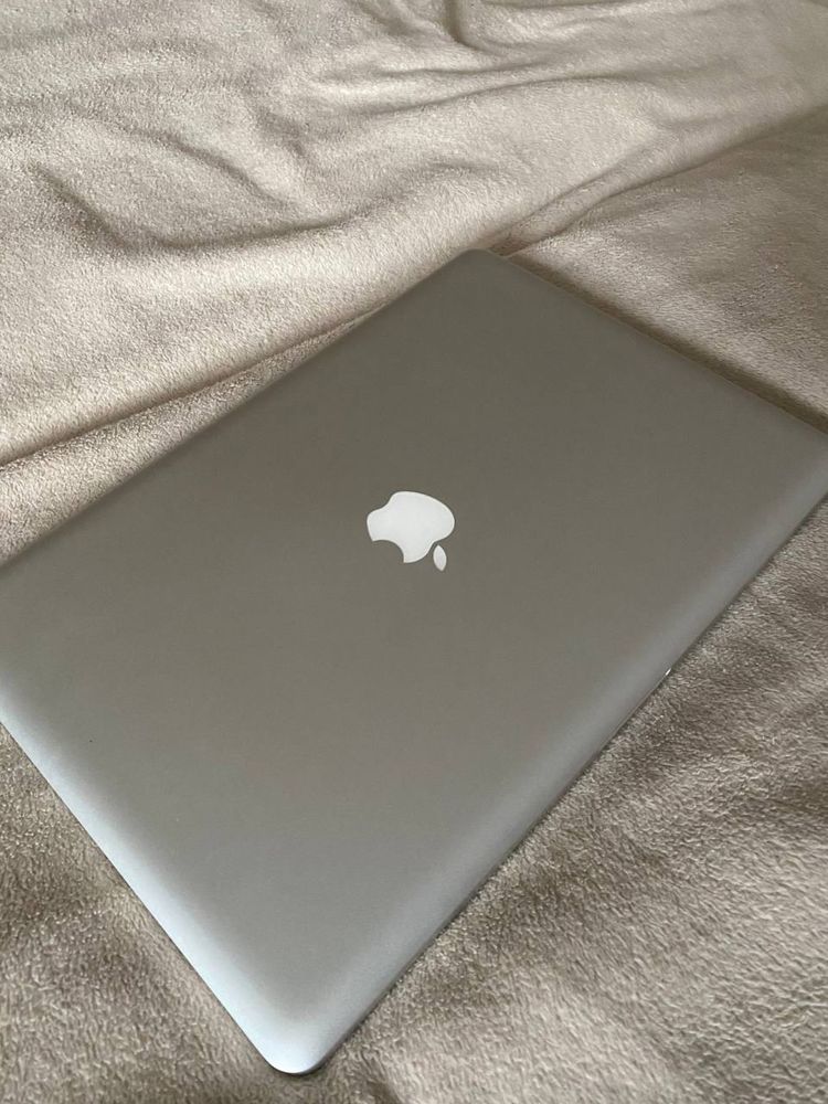 Продам ноут Mac book