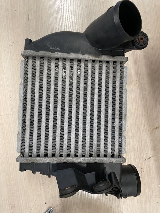 Інтеркулер 1.8t Skoda Audi Volkswagen 1J0145803S