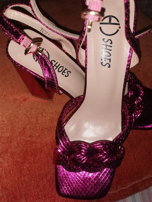Sandálias rosa fuschia tam 38