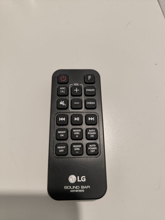 Soundbar LG SQC2 (2.1 Canais - 300 W - Subwoofer Sem Fios)