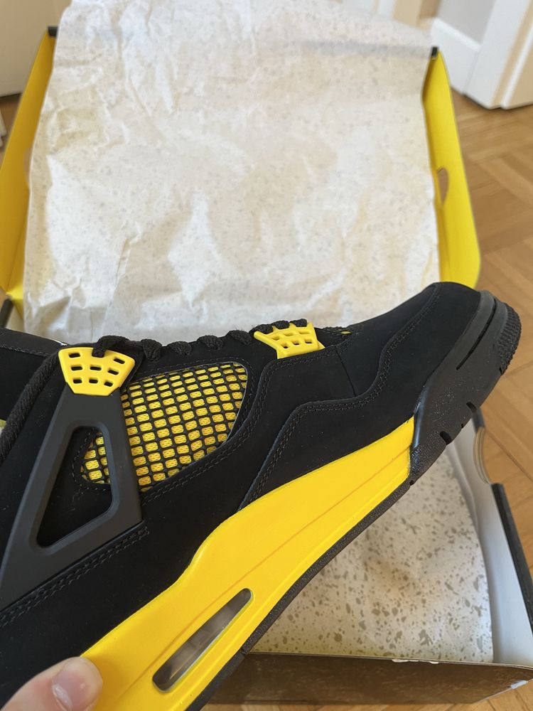 Nike Jordan retro 4 IV Thunder
