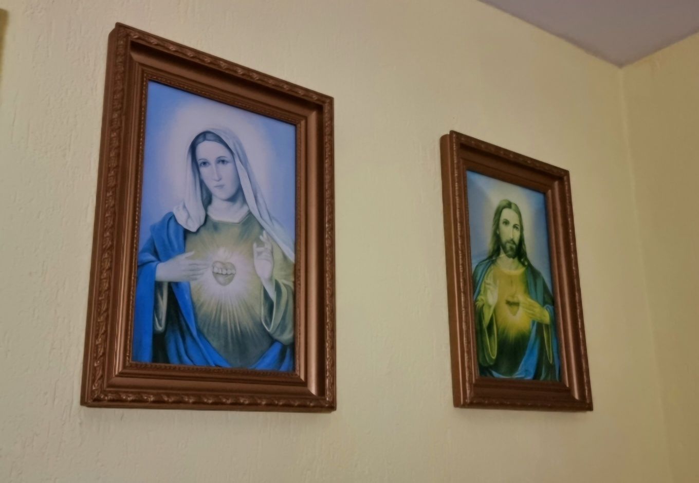 Dwa obrazy Maryja i Jezus, Boskie serca