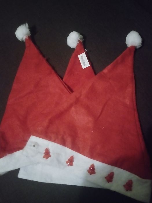 Різдвяні чобітки для подарунків та шапочки Санти.