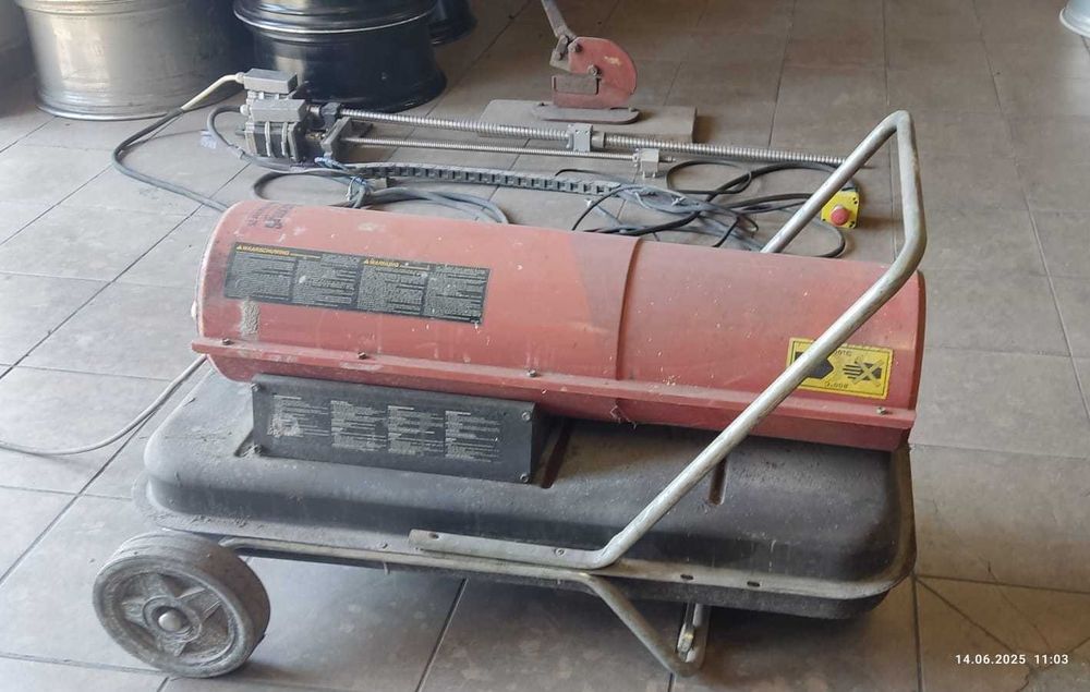 Nagrzewnica olejowa dmuchawa spalinowa 30kW DESA B100L