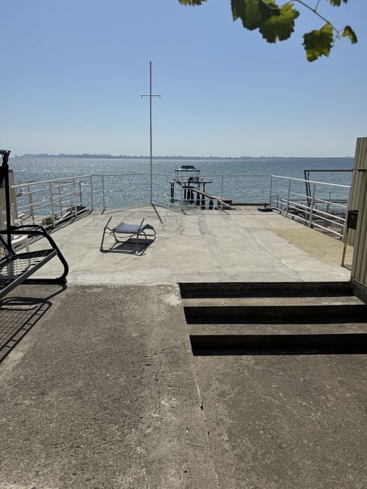 Причал у самого моря в Крыжановке