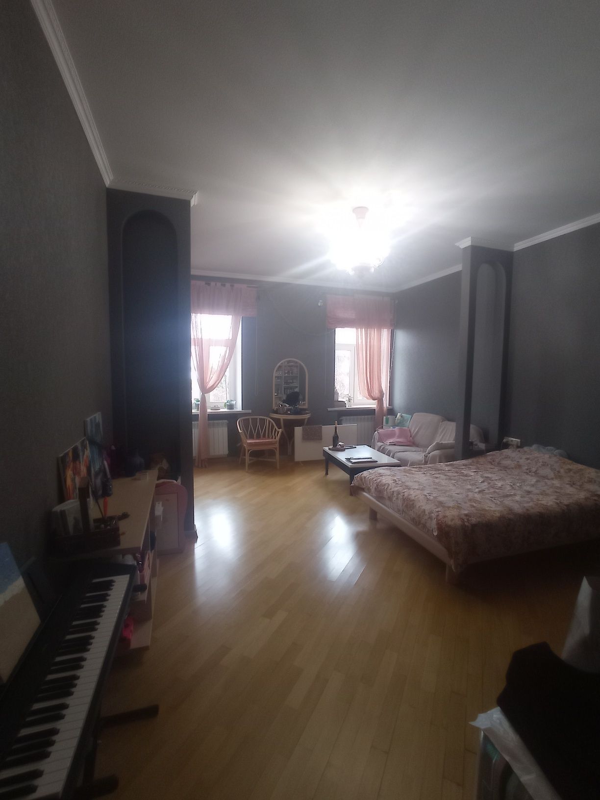 Продам пятикомнатную квартиру в Центре