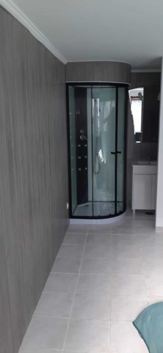 Quarto com casa de banho privada