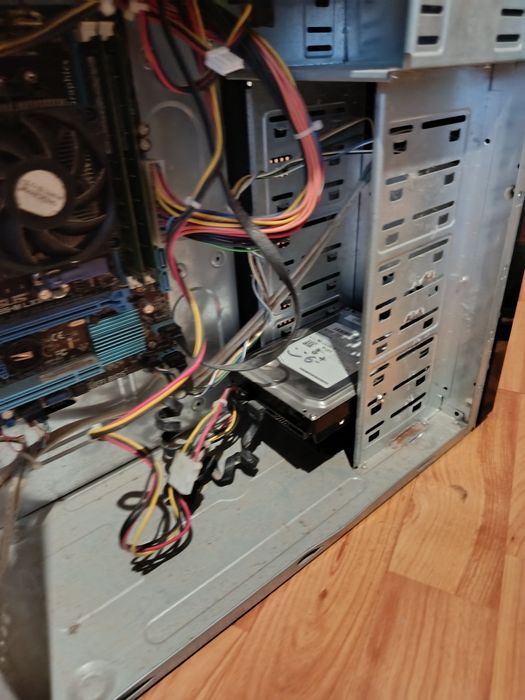 Системний блок комп'ютер