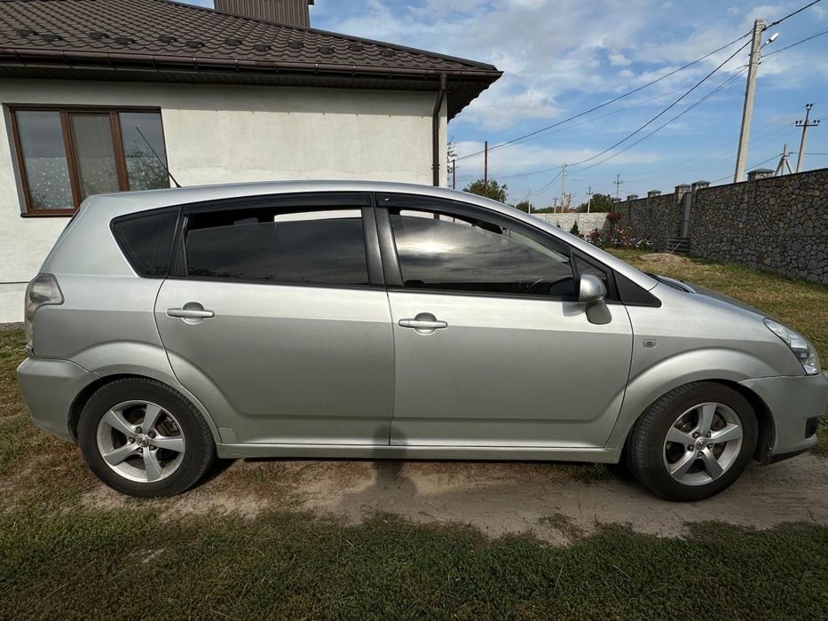 Аатомобіль Tayota