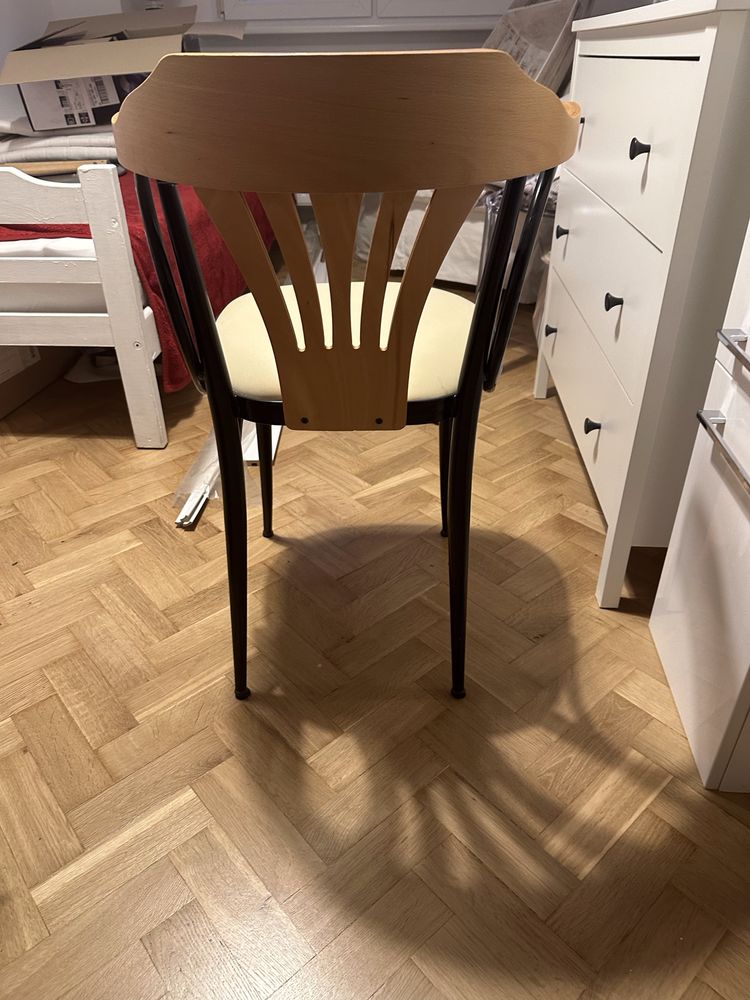 2 krzesła czarne- połysk