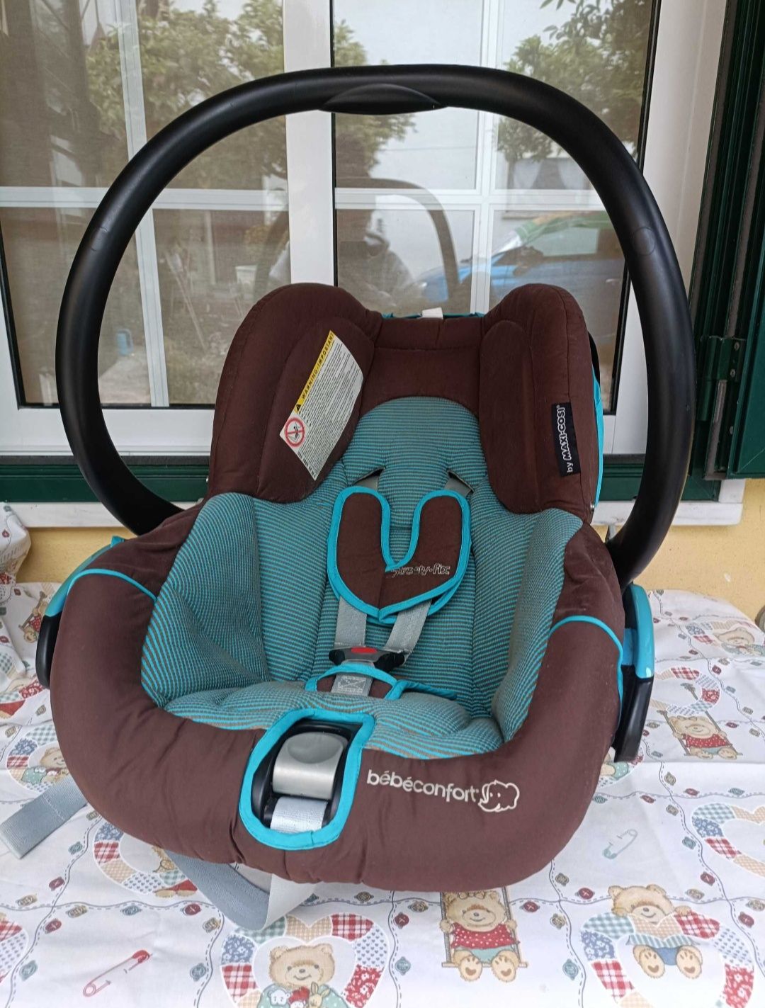 Ovinho para bebé da marca "Bébé Confort'' Streety.fix