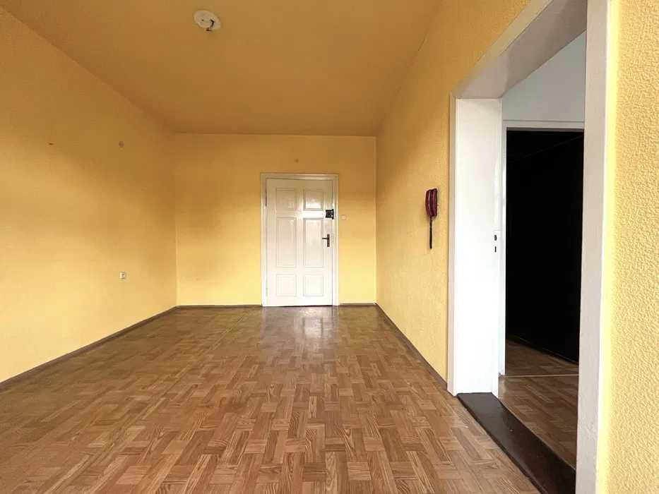 Lokal użytkowy 38 m2 - Rybnik (Pl. Wolności)