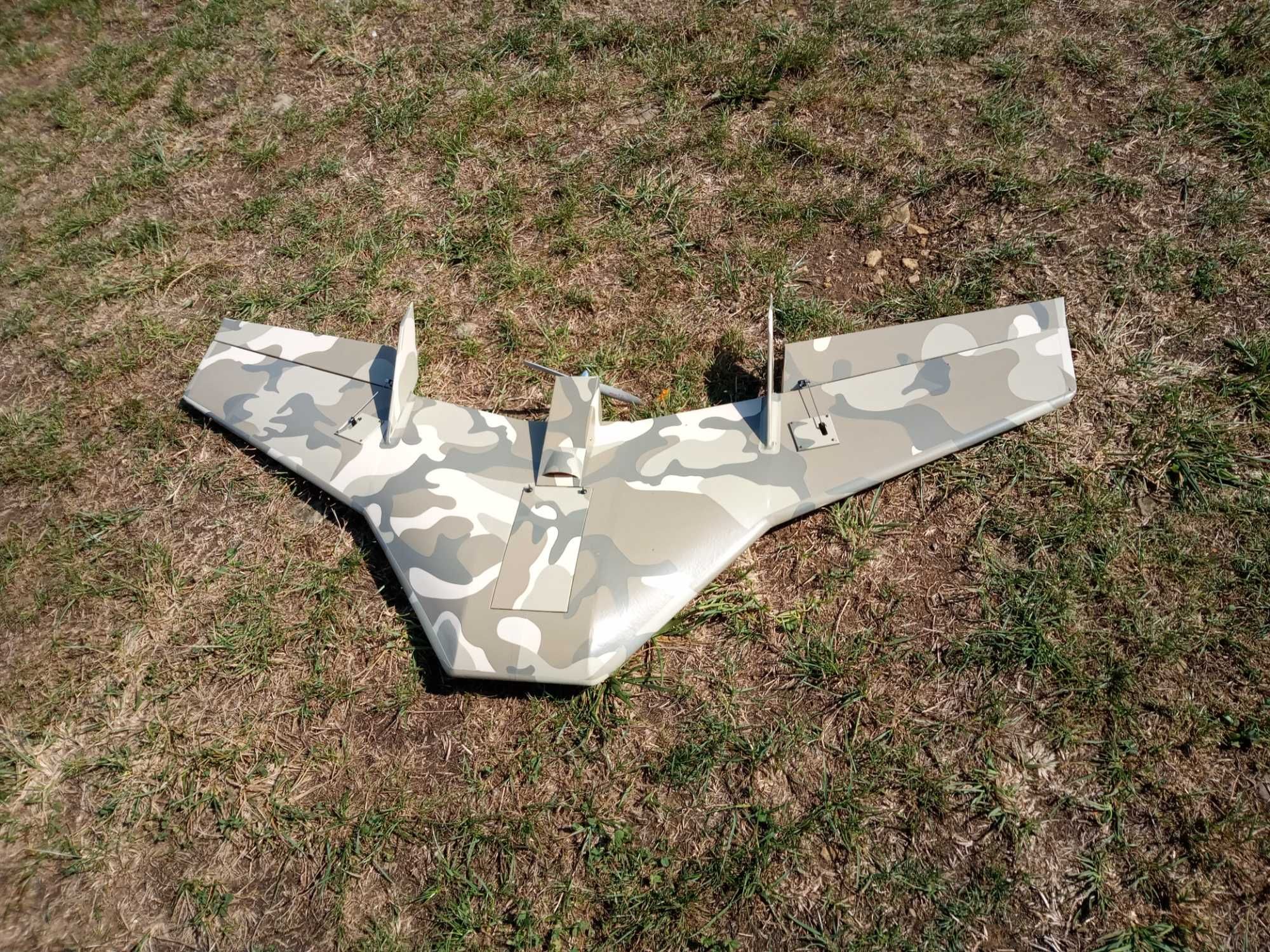 Dron zwiadowczy typu latające skrzydło