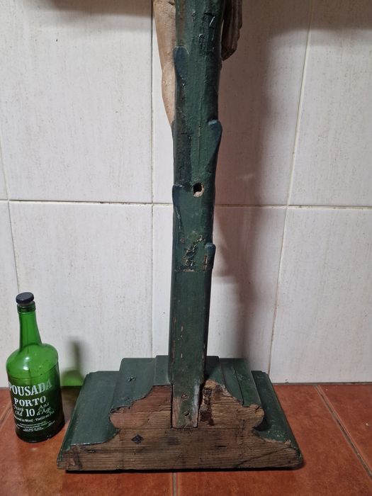 Cristo antigo em madeira