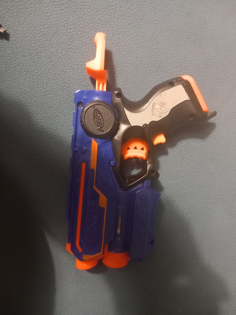 Pistolet nerf firestrike