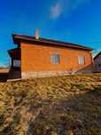Продам будинок + господарські будівлі (на подвірї є криниця)