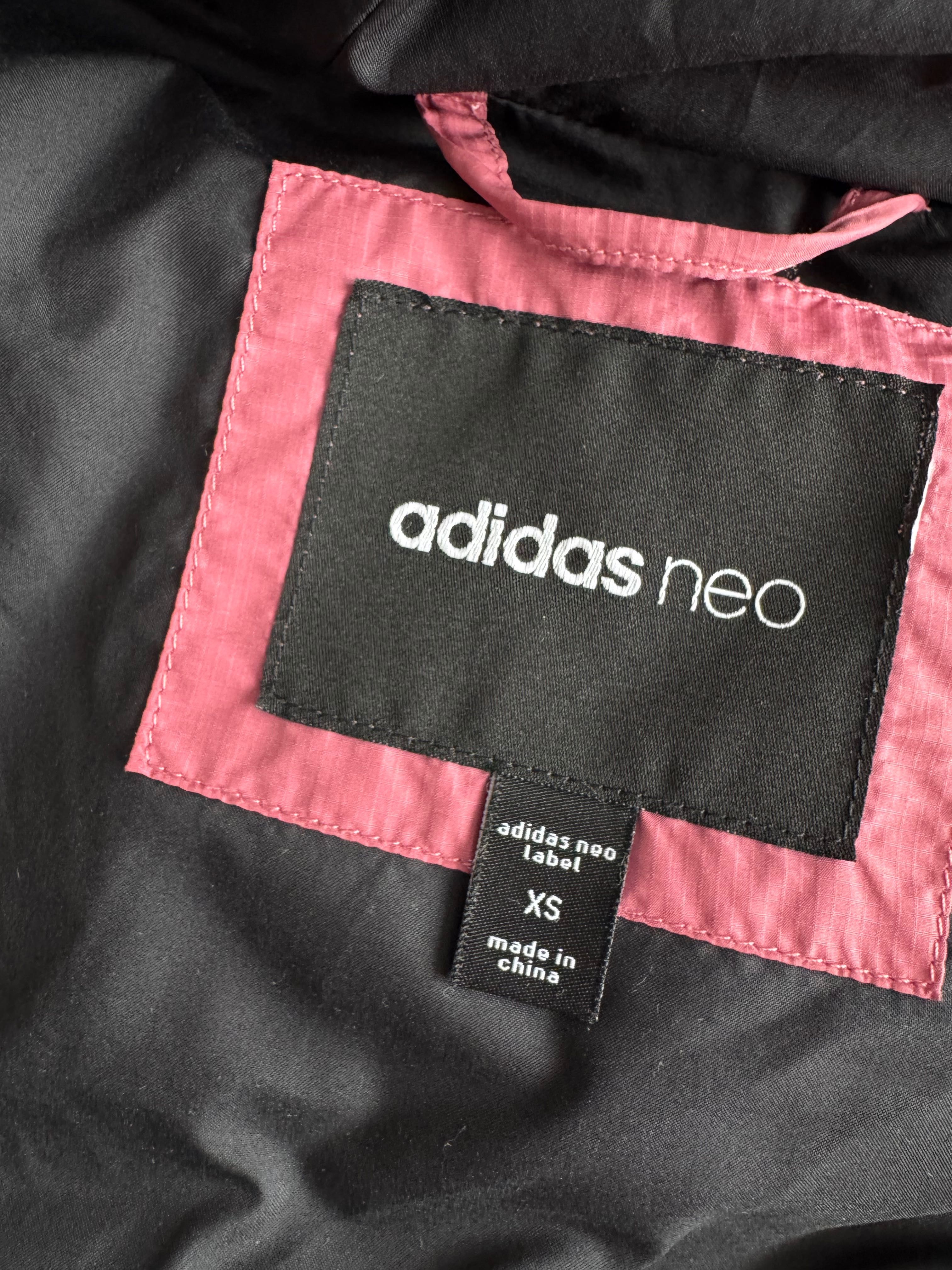 Куртка Adidas xs в илеальном состоянии