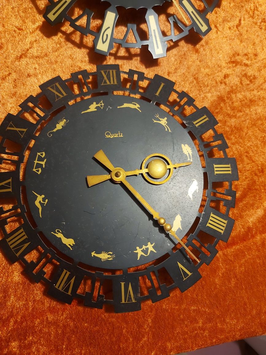 Zegar ścienny znak zodiaku sprawny metalowy vintage,